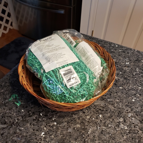 EASTER ITEMS, 5 Easter items Plus a couple extras thrown in - Picture 9 of 13